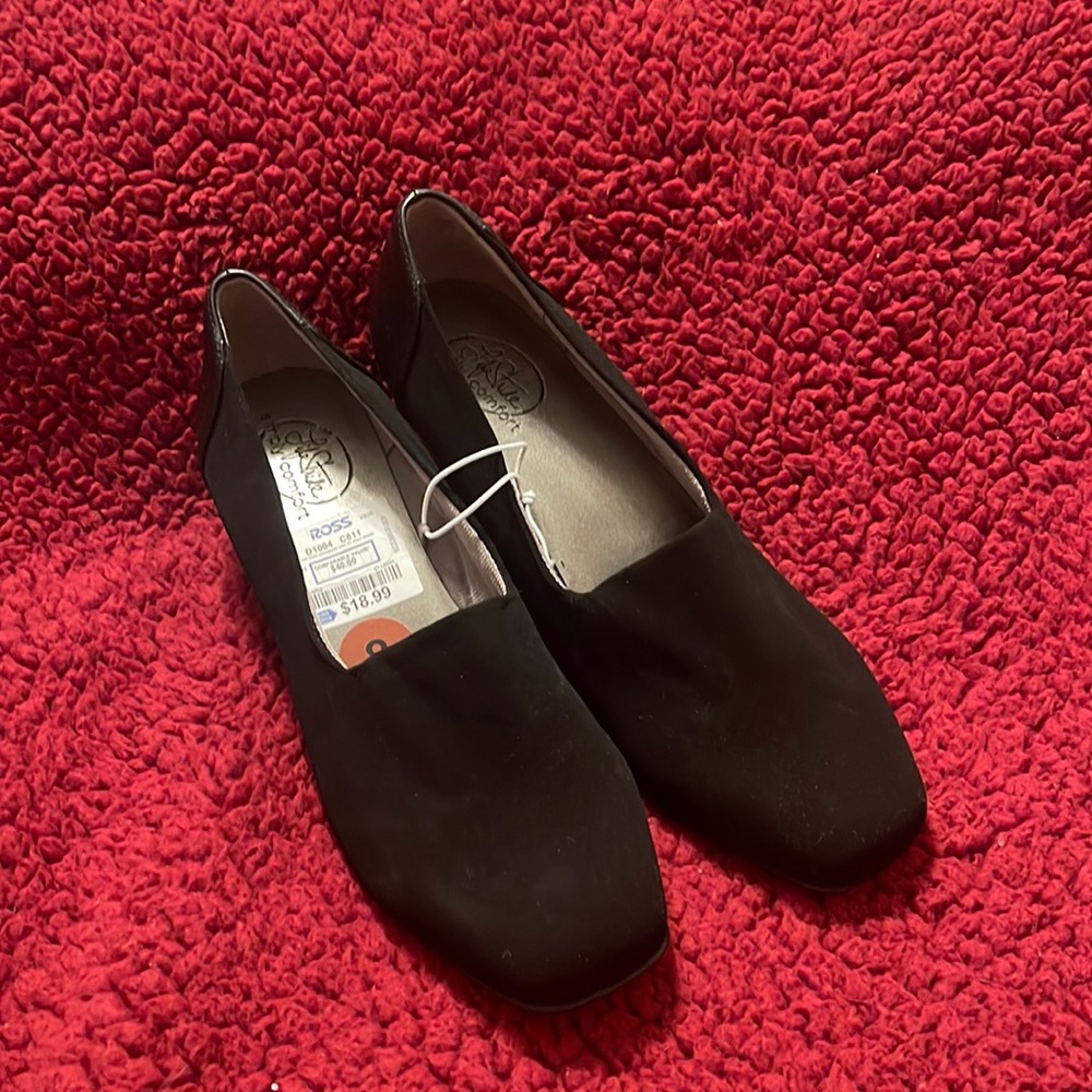 New w tags dress shoes . Non smoking home.